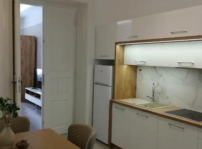 Visit Διαμέρισμα Ντέμπρετσεν