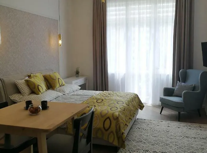 Visit * Ντέμπρετσεν